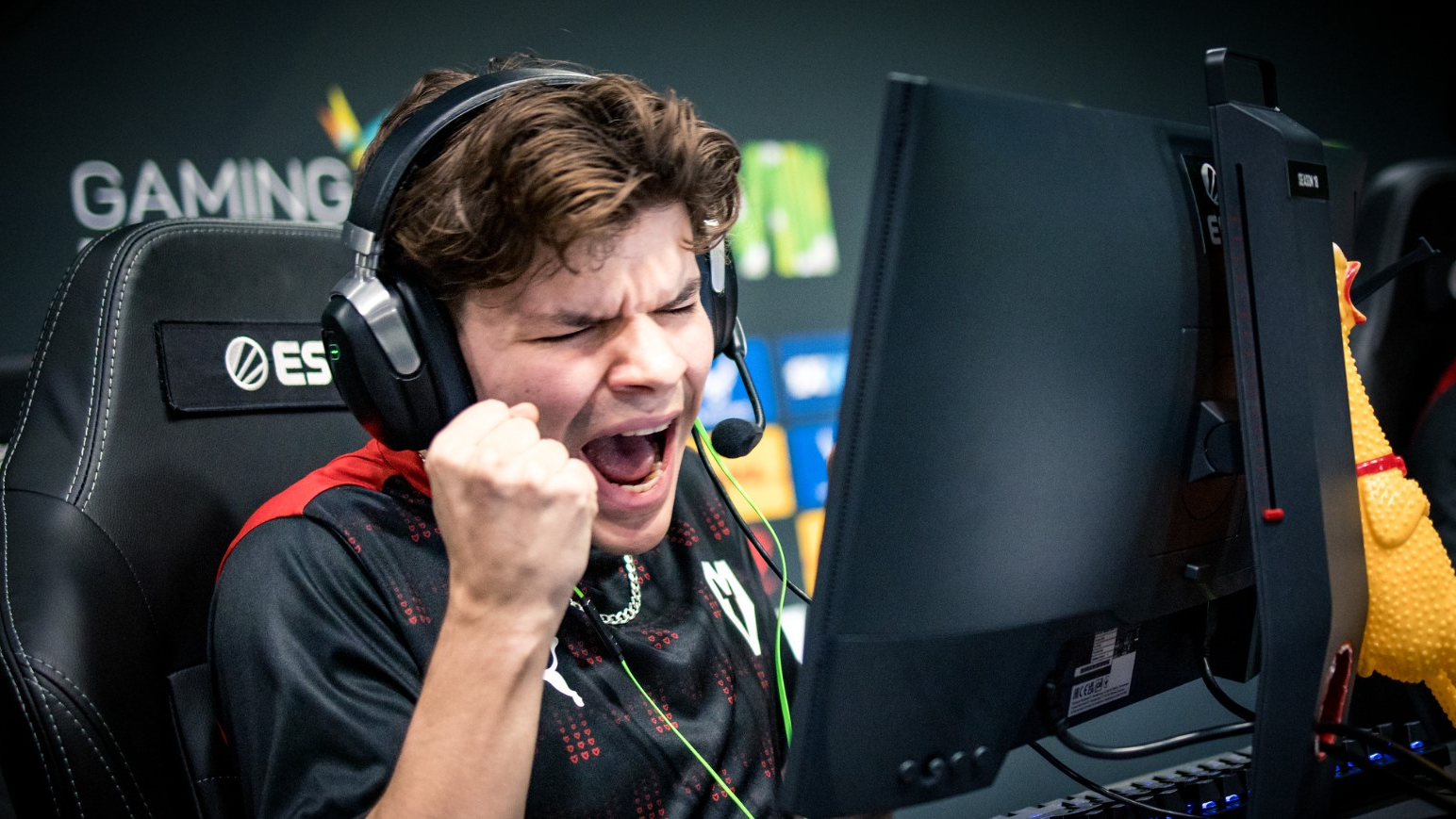 MOUZ si nedělají vrásky, na IEM Sydney jdou rovnou do play-off, ZywOo naopak ostrouhal