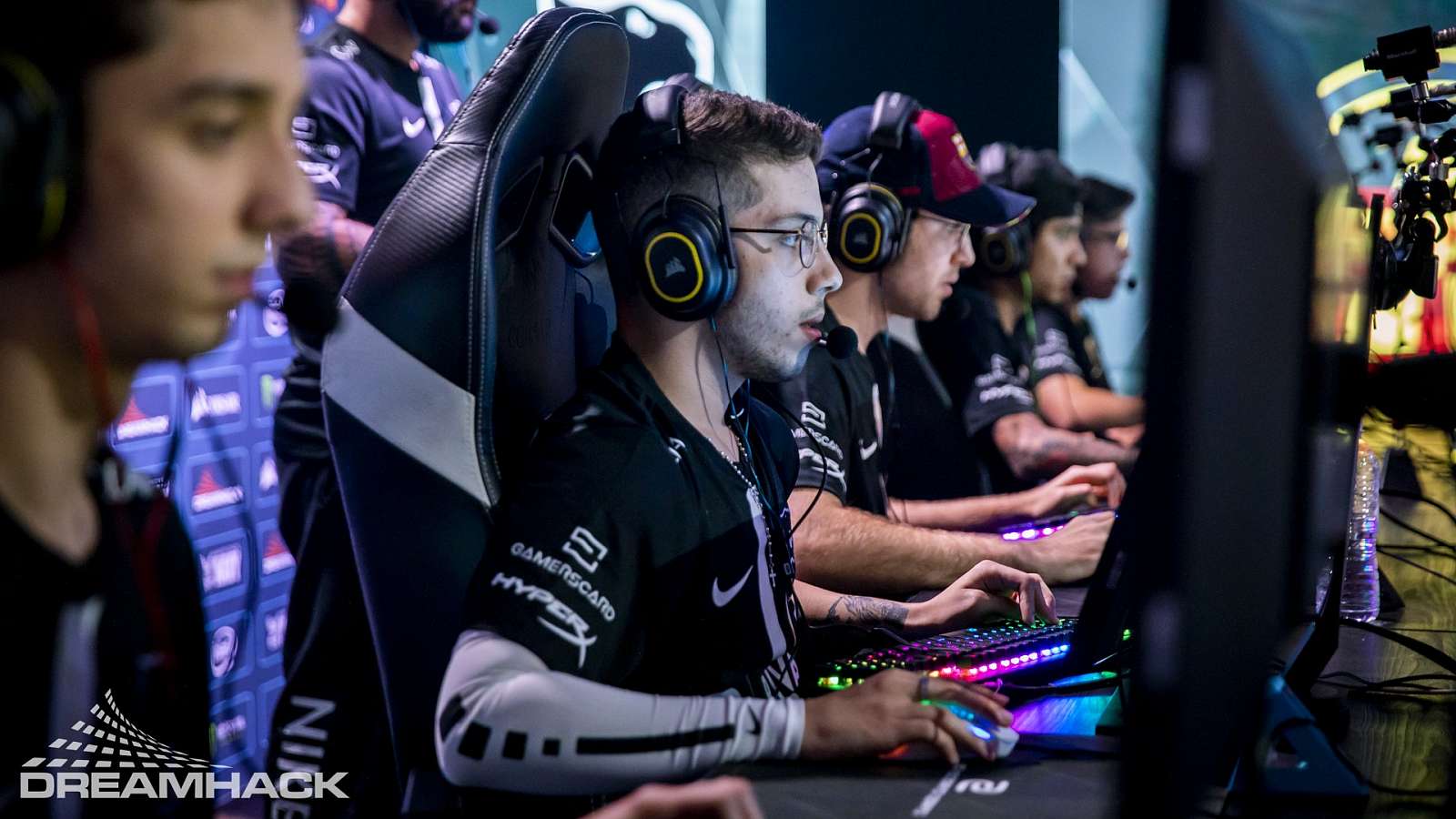 Tipy redakce! Kdo uspěje v play-off ESL One Cologne NA