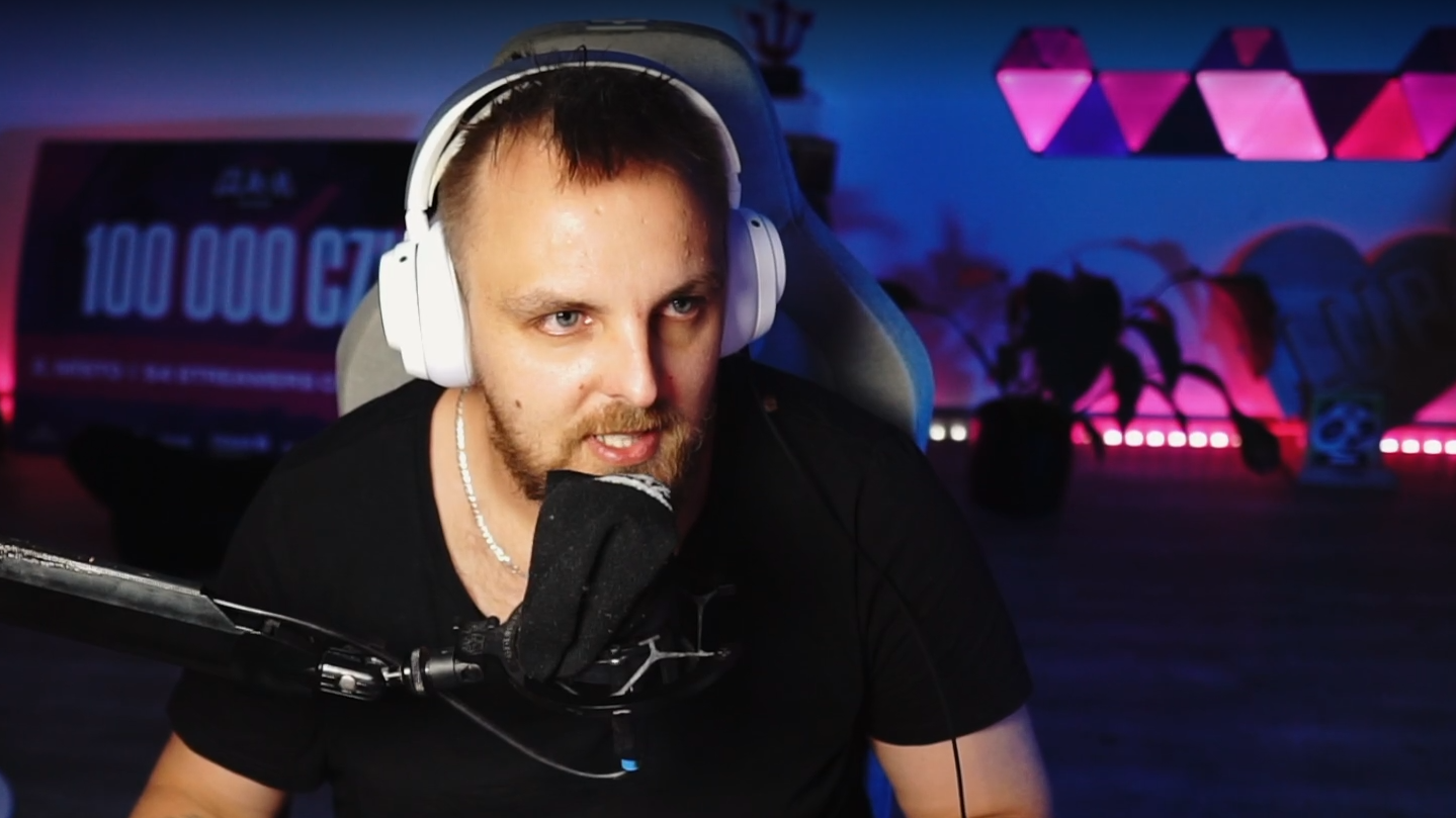 Spor mezi DeeThanem a Agraelem pokračuje