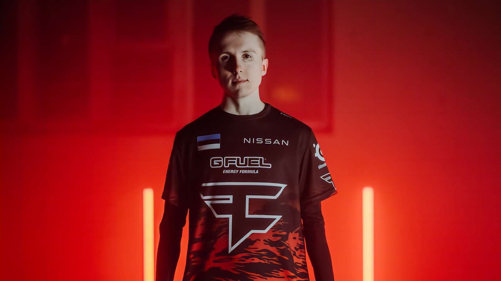 "Mám menší plat, ale neovlivňuje to můj výkon," věří ropz v FaZe