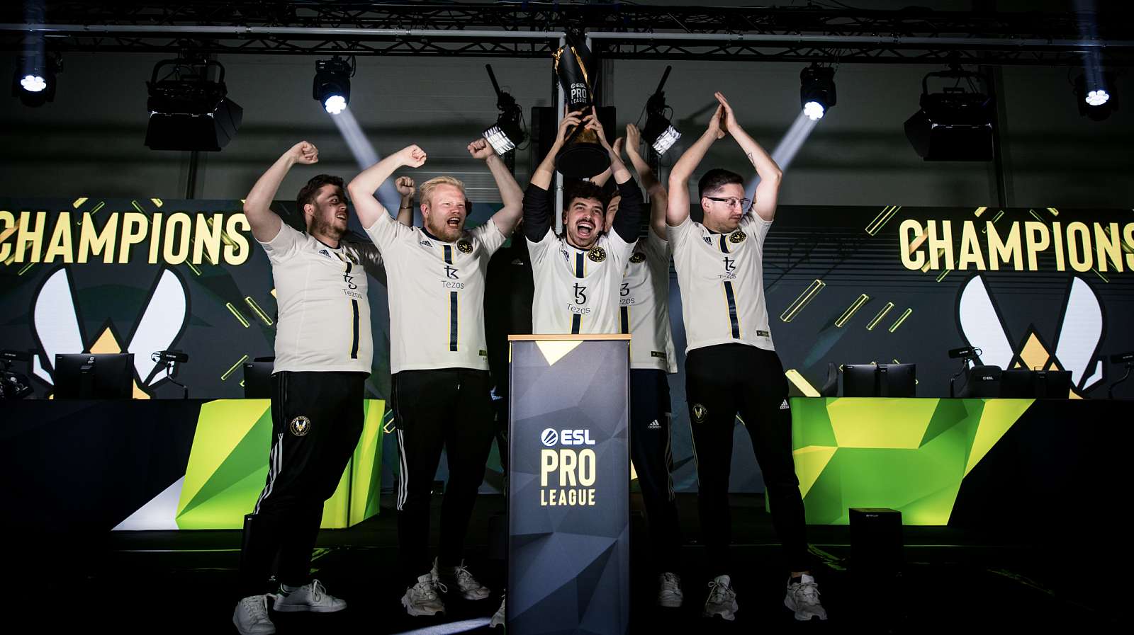 "Je to jako kdyby s námi Spinx hrál už rok," sdílí své pocity MVP EPL, ZywOo