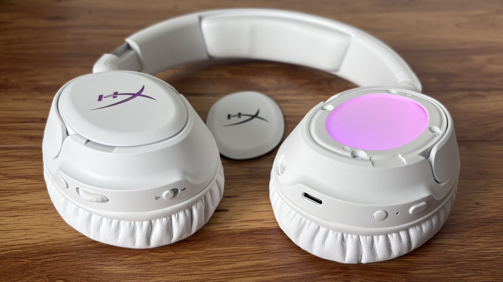 HyperX Cloud Flight 2 - Vyměnitelné kryty a RGB podsvícení