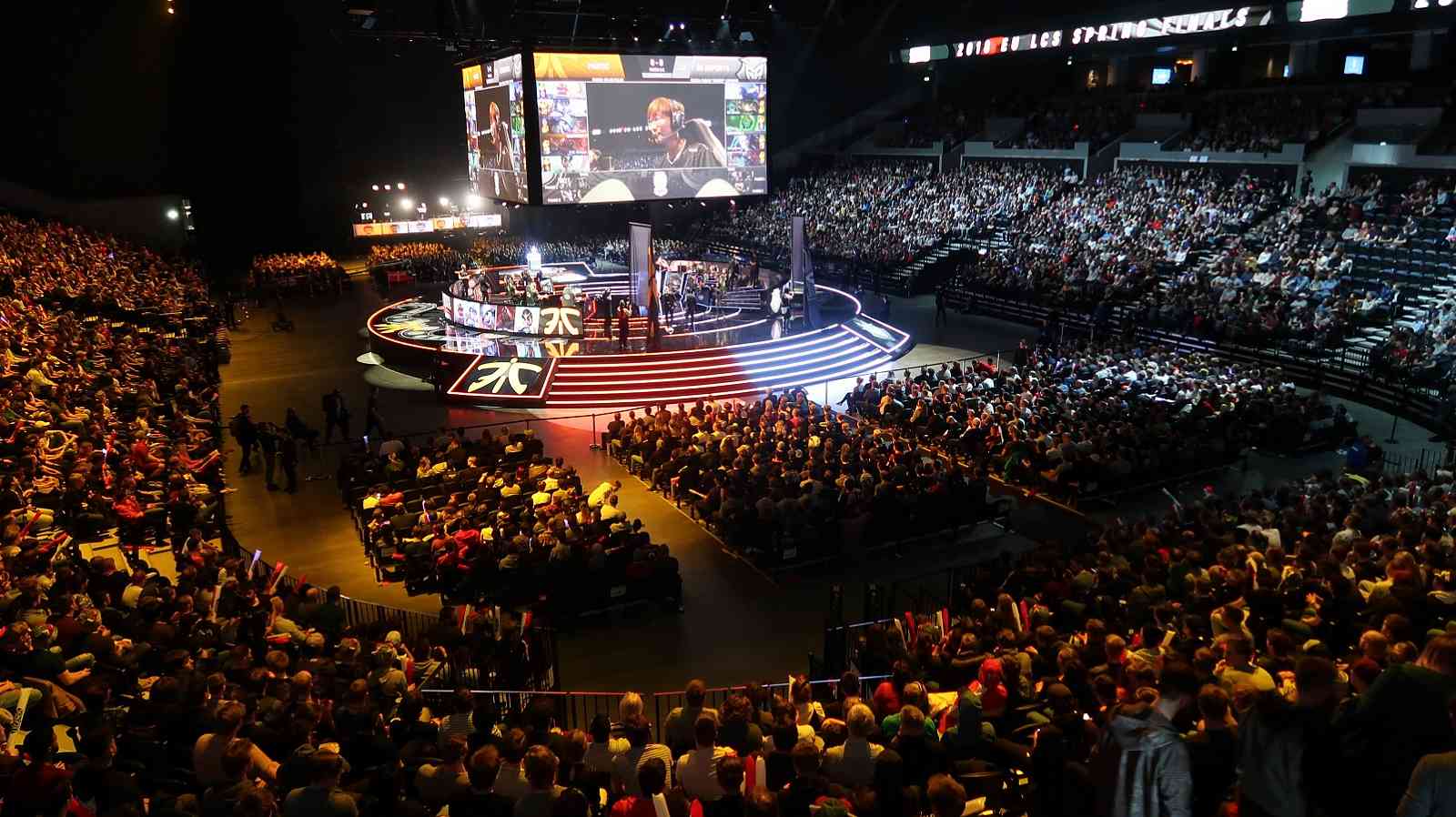 Na univerzitě v Ostravě rozdali letos slušný balík peněz jako stipendium na esport