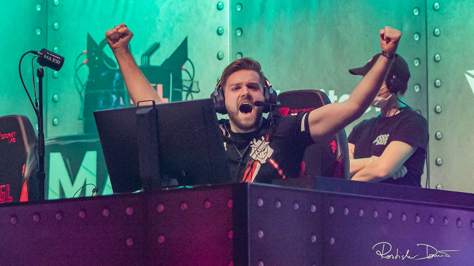 G2 rozdrtili domácí NIP, cadiaN dotáhl Heroic do TOP4 na Majoru