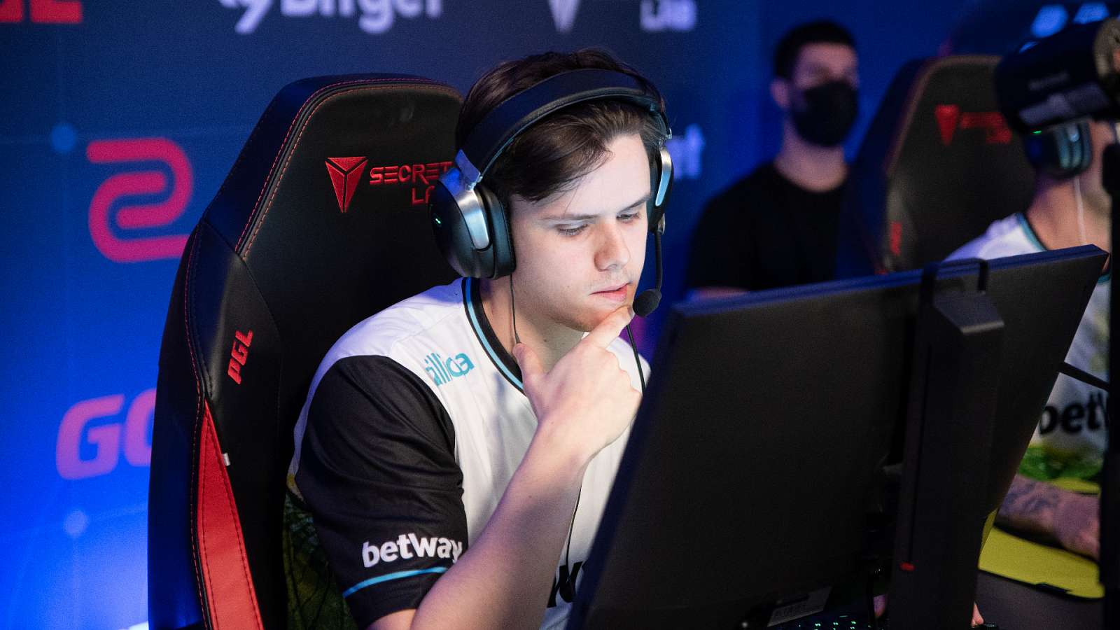 NIP exkluzivně: "Potřebujeme víc času s es3tagem, s výsledky nejsme spokojeni"