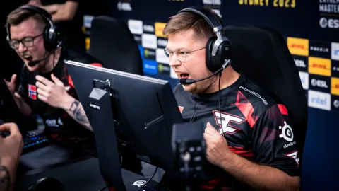 Karrigan je na svém prvním eventu s Falcons, jak se jim daří?