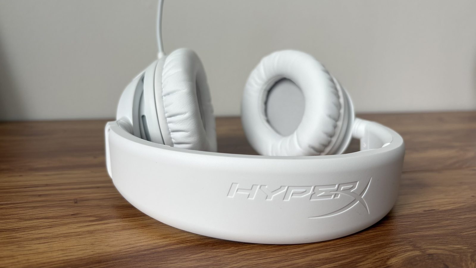 HyperX Cloud Flight 2 - pohodlné náušníky ukrývají měniče s výborným prostorovým vykreslováním zvuku