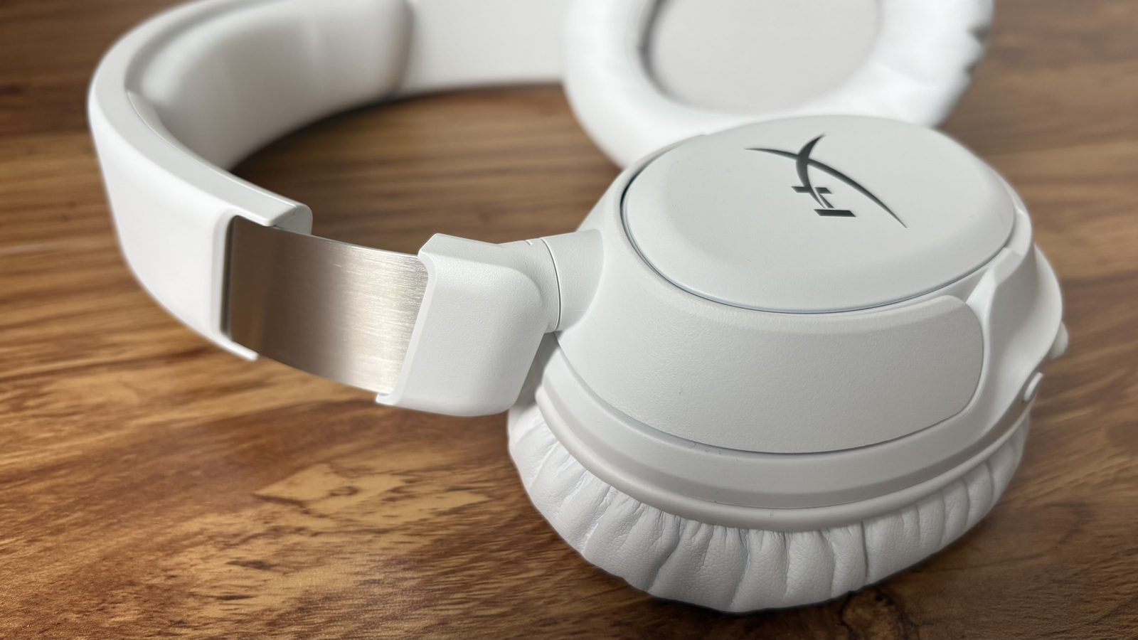 HyperX Cloud Flight 2 - vyvážený headset pro hráče