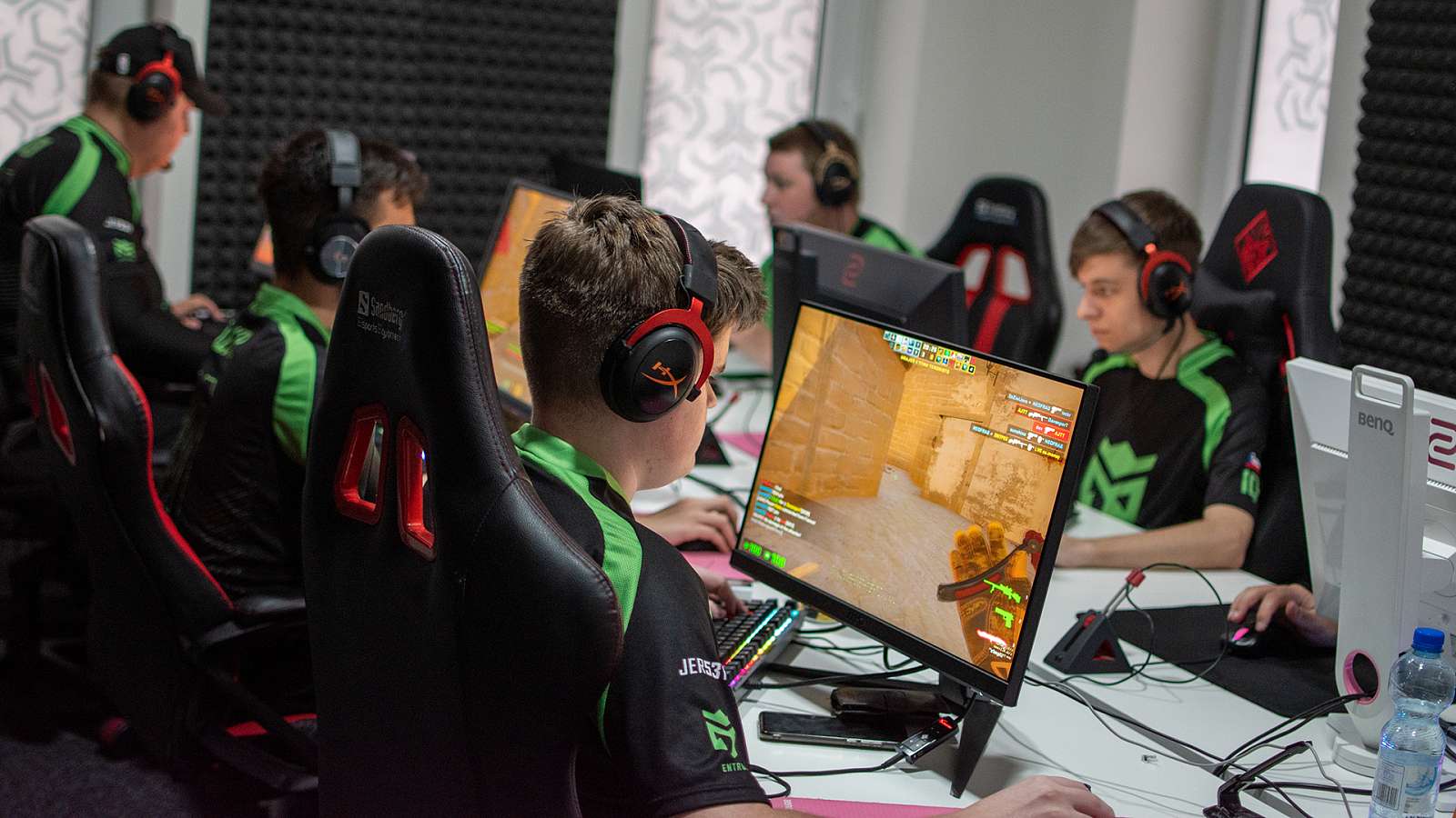 Cryptova bere důležitý bod, do baráže může poslat eSubu