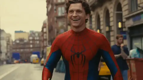 holland-se-vraci-jako-spider-man-v-ocekavanem-pokracovani